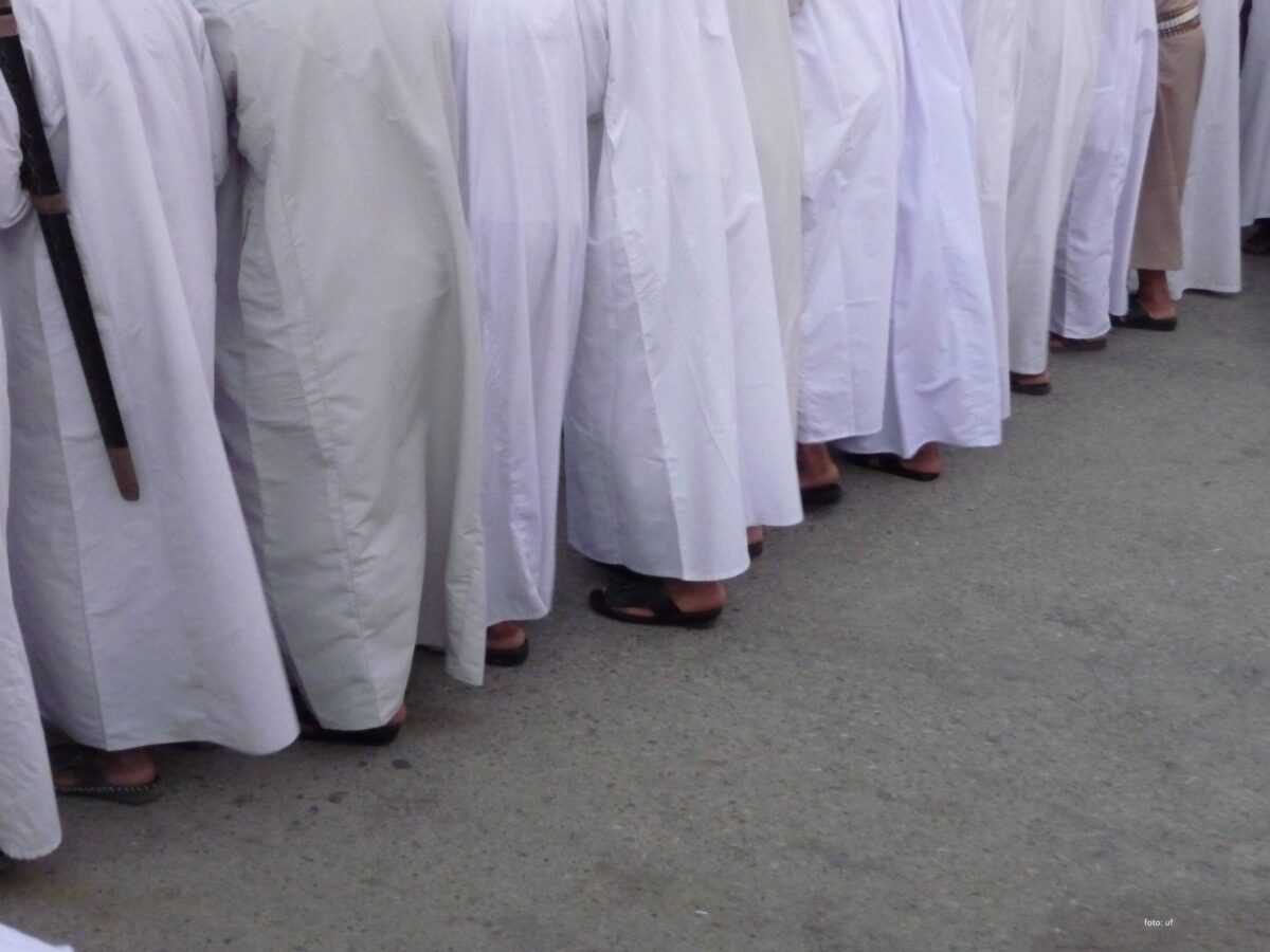 Traditionelles Männergewand im Oman - Dishdasha