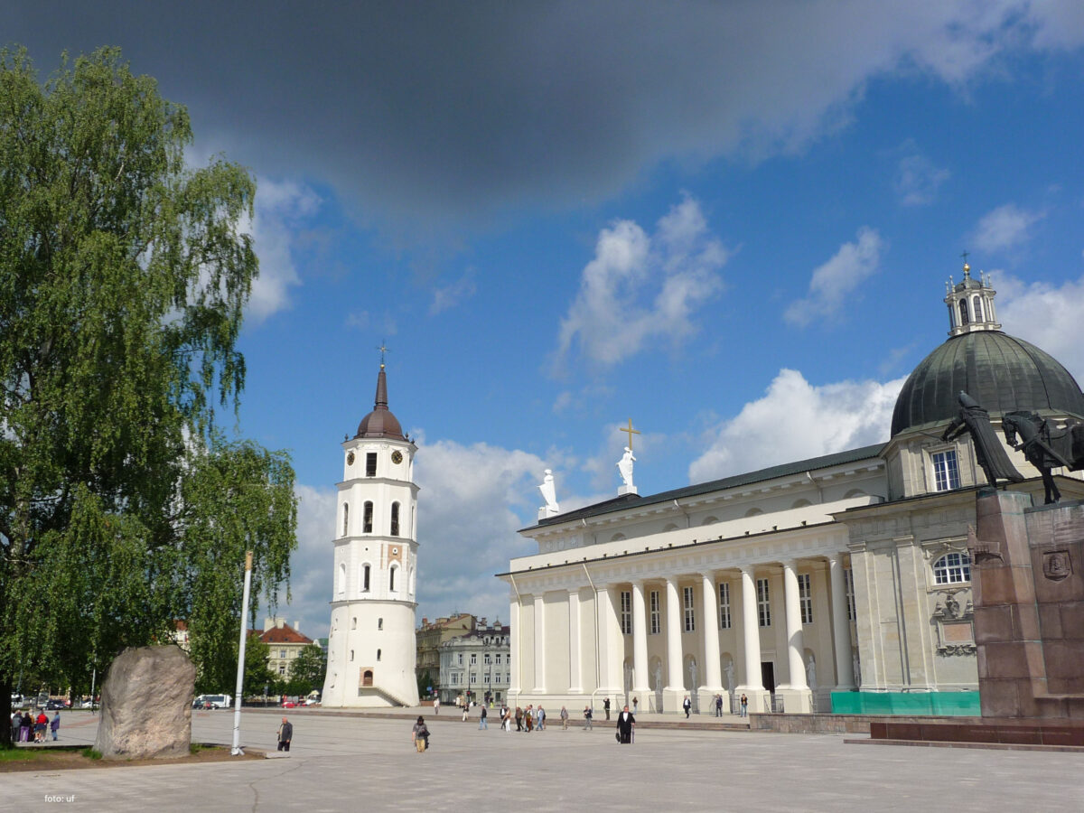 Vilnius Kathedralenplatz mit Glockenturm