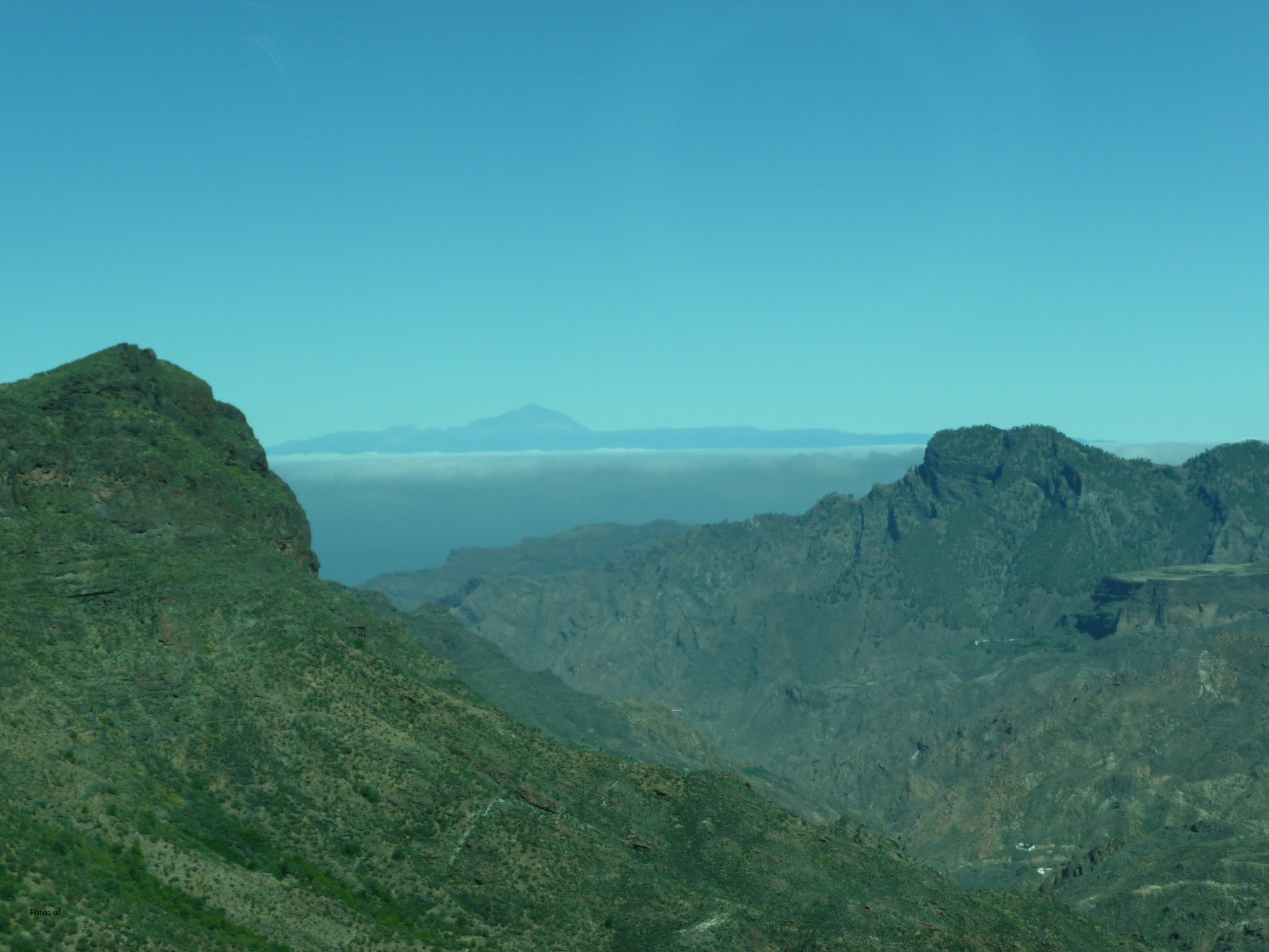 In der Ferne grüßt bei guter Sicht der Teide auf Teneriffa.