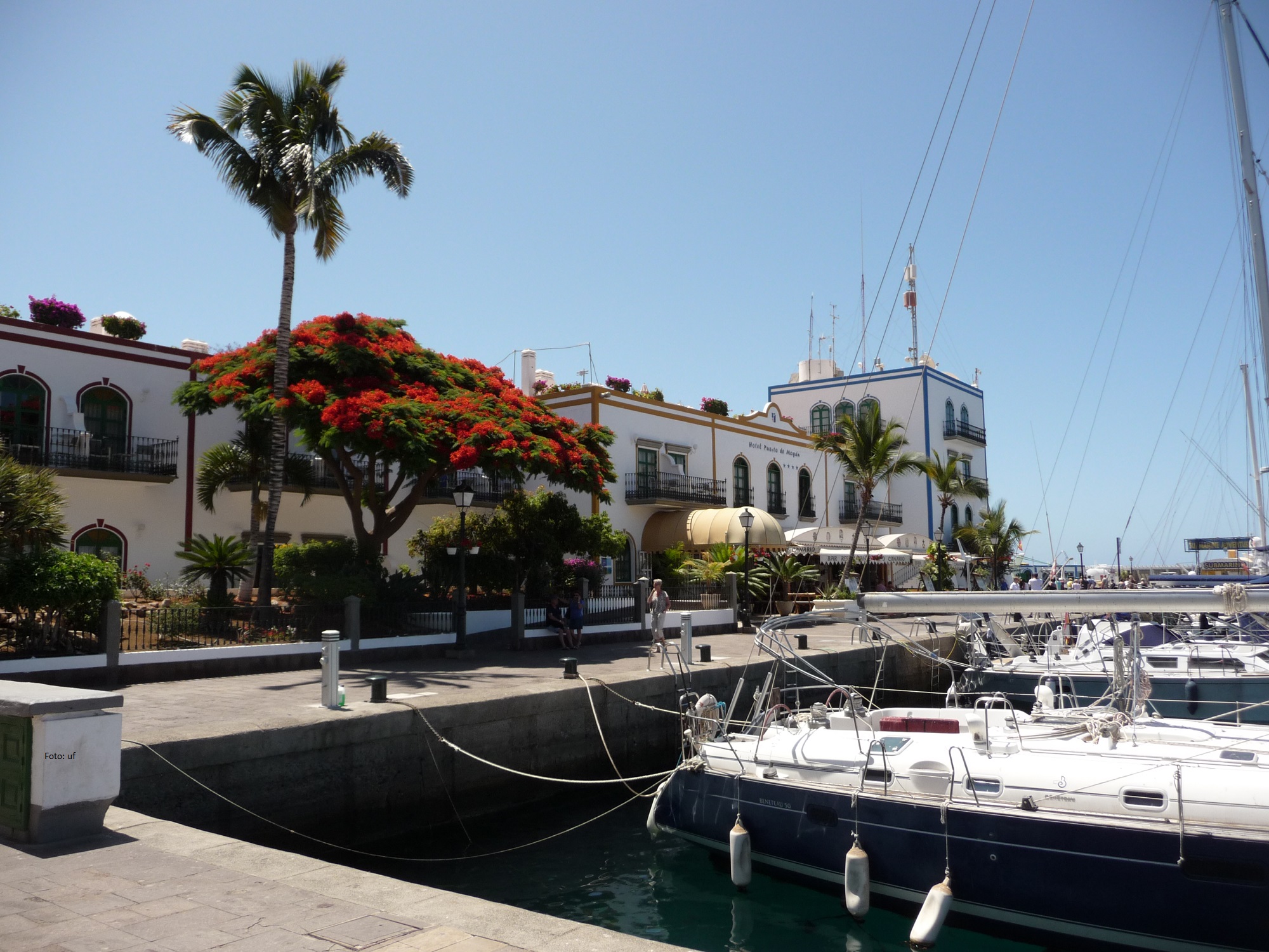Am Hafen in "Klein-Venedig", im Hintergrund das Hotel The Puerto de Mogàn