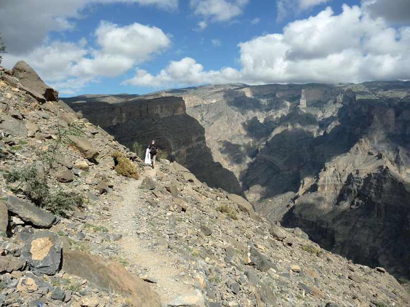 Wanderung am Jebel Shams, dem höchsten Berg im Oman (3009 m).