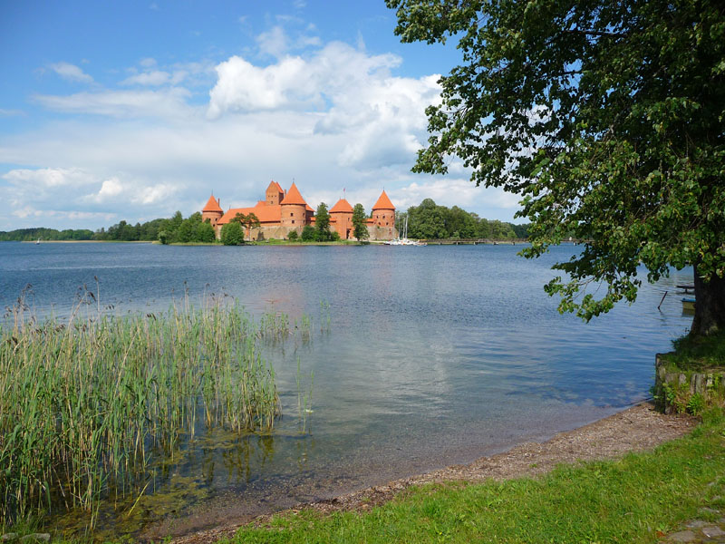 Trakai, die gotische Wasserburg aus Backstein ist ca. 30 km von Vilnius entfernt